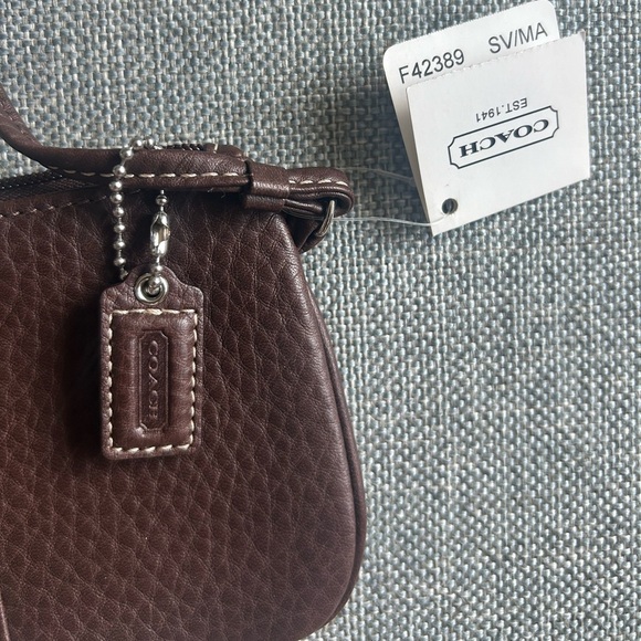 Coach Pebbled Leather Small Wristlet Mahogany F-42389 - Picture 2 of 9